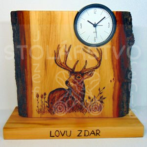hodiny, hodiny na strani, handmade hodiny, jeleň, poľovník, pre poľovníka, drevo, drevený výrobok, handmade